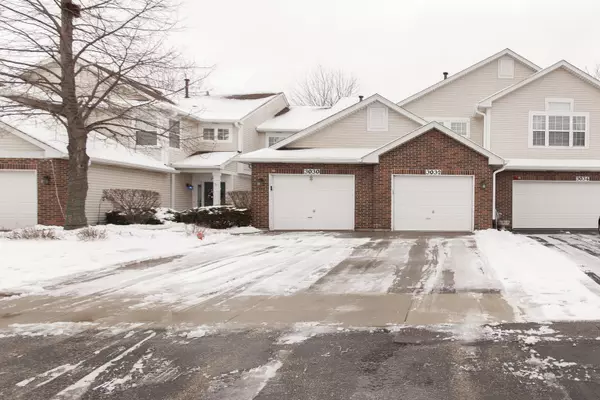 3032 Kentshire CIR, Naperville, IL 60564