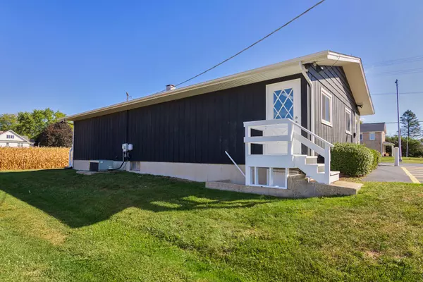 Johnsburg, IL 60051,2604 W Johnsburg RD