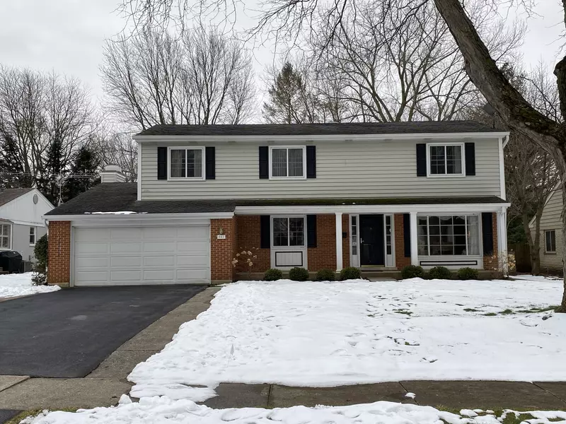 441 Park LN, Lake Bluff, IL 60044