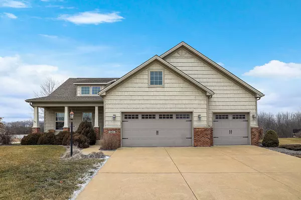 Mahomet, IL 61853,2402 Blue Stem CT