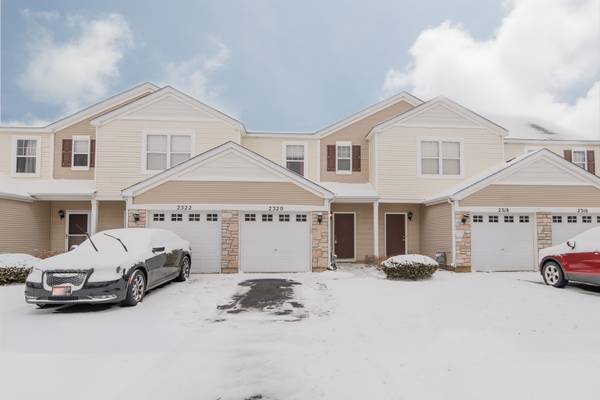 2320 Flagstone LN, Carpentersville, IL 60110