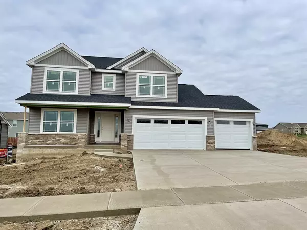 606 Isabella DR, Mahomet, IL 61853