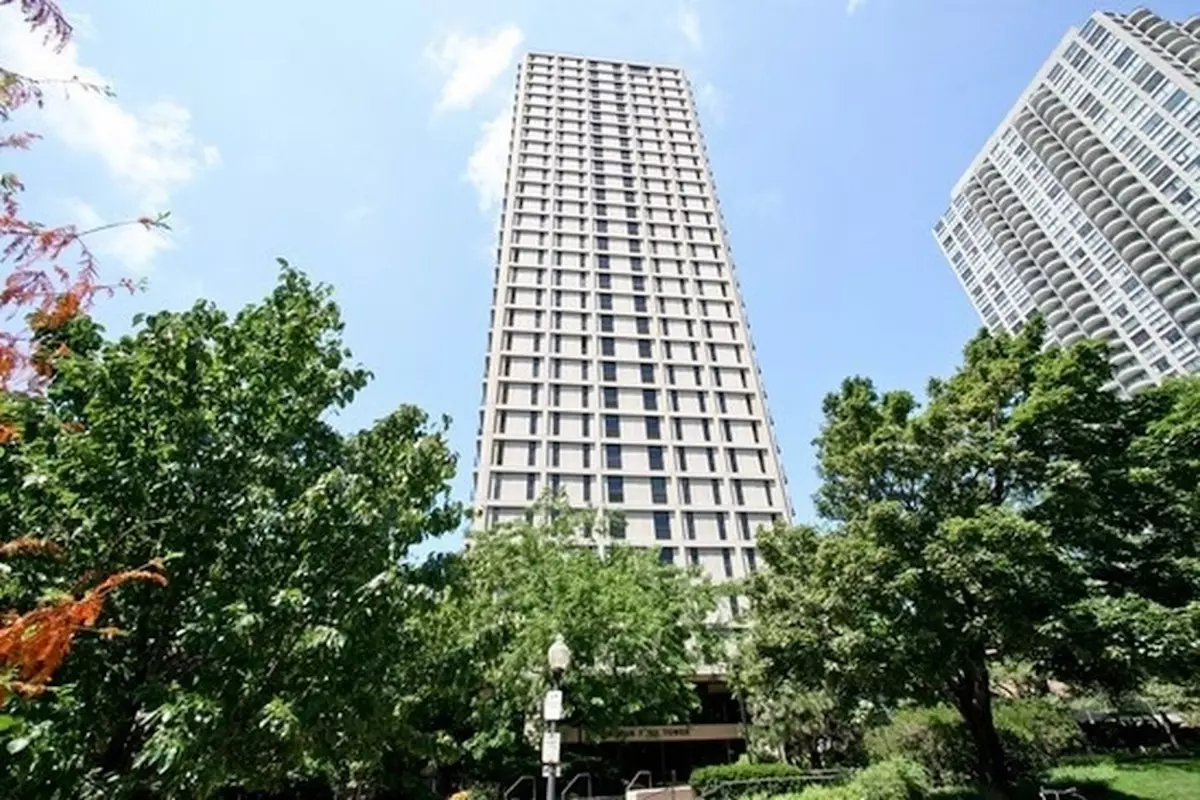 Chicago, IL 60614,1960 N Lincoln Park West #1710