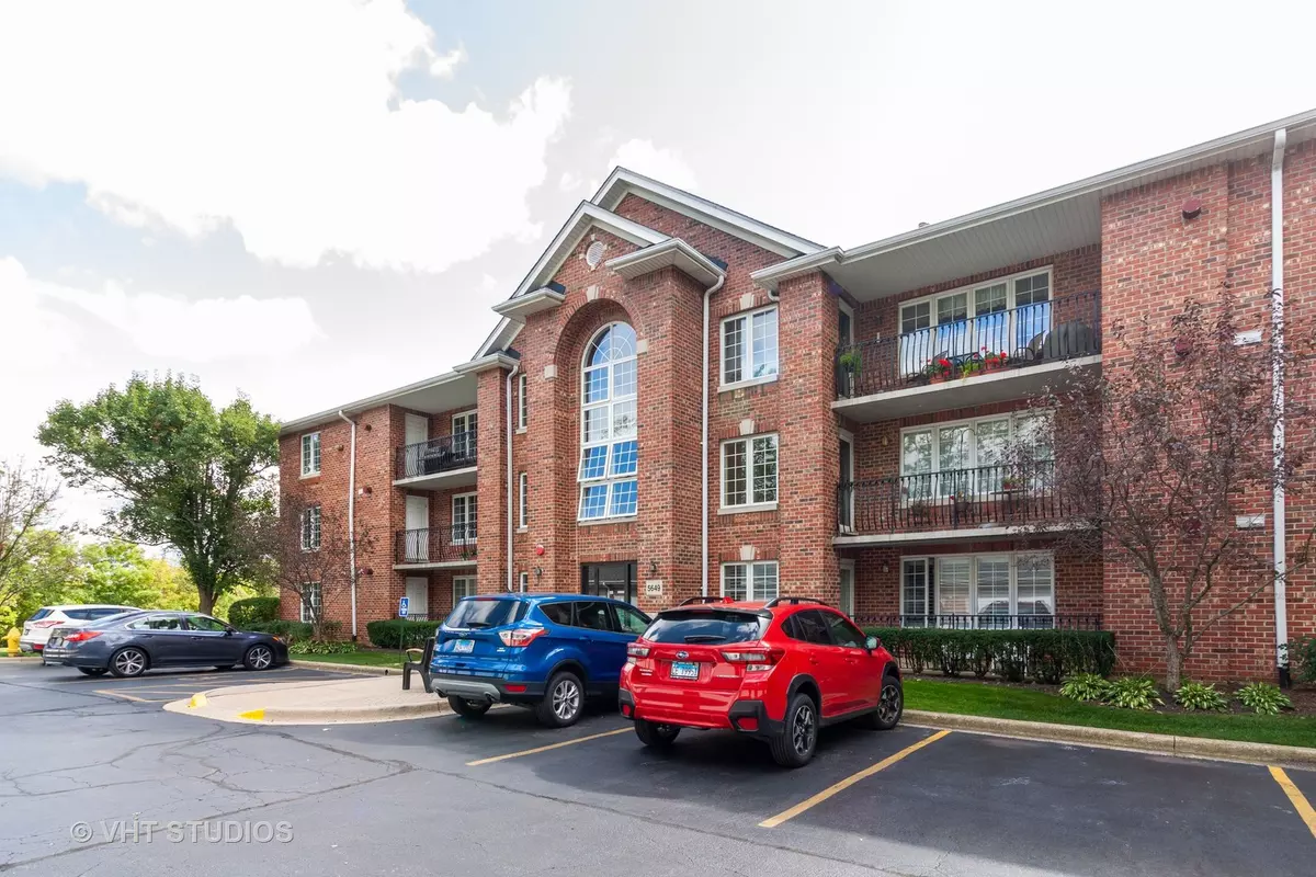 Westmont, IL 60559,5649 S Cass AVE #106