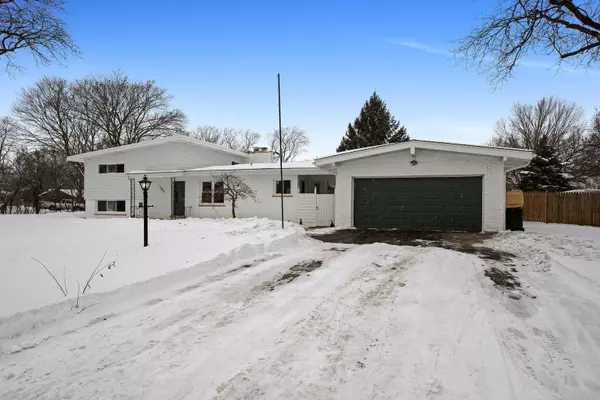 La Grange Highlands, IL 60525,1950 60th ST