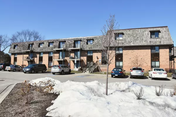 Buffalo Grove, IL 60089,1 Oak Creek DR #3302