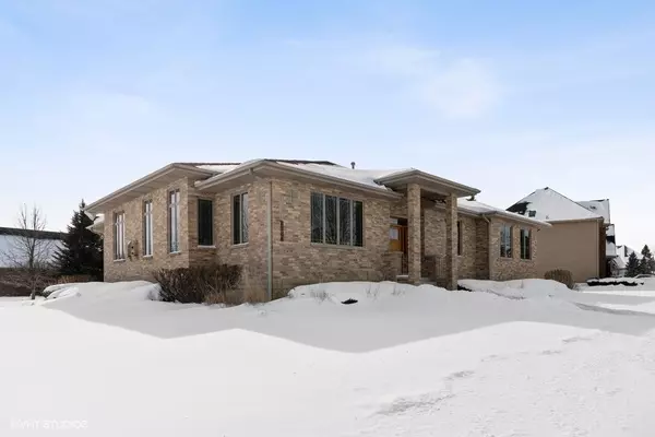 2802 Weaver LN, Batavia, IL 60510