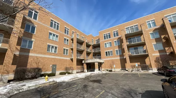 1 S Lincoln AVE #211, Lombard, IL 60148