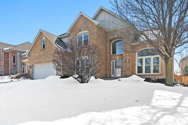 31 E Sandstone CT, South Elgin, IL 60177