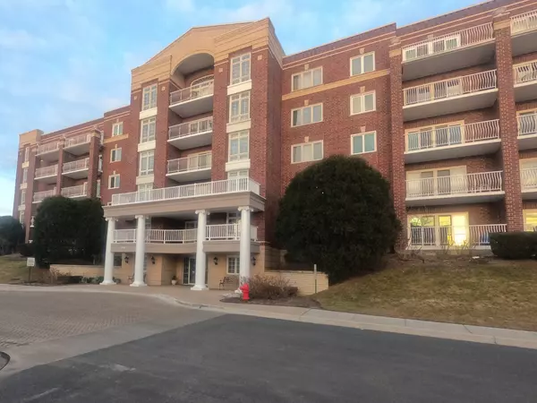 7041 W Touhy AVE #409, Niles, IL 60714