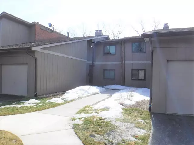 Warrenville, IL 60555,29W411 Emerald Green DR #23D