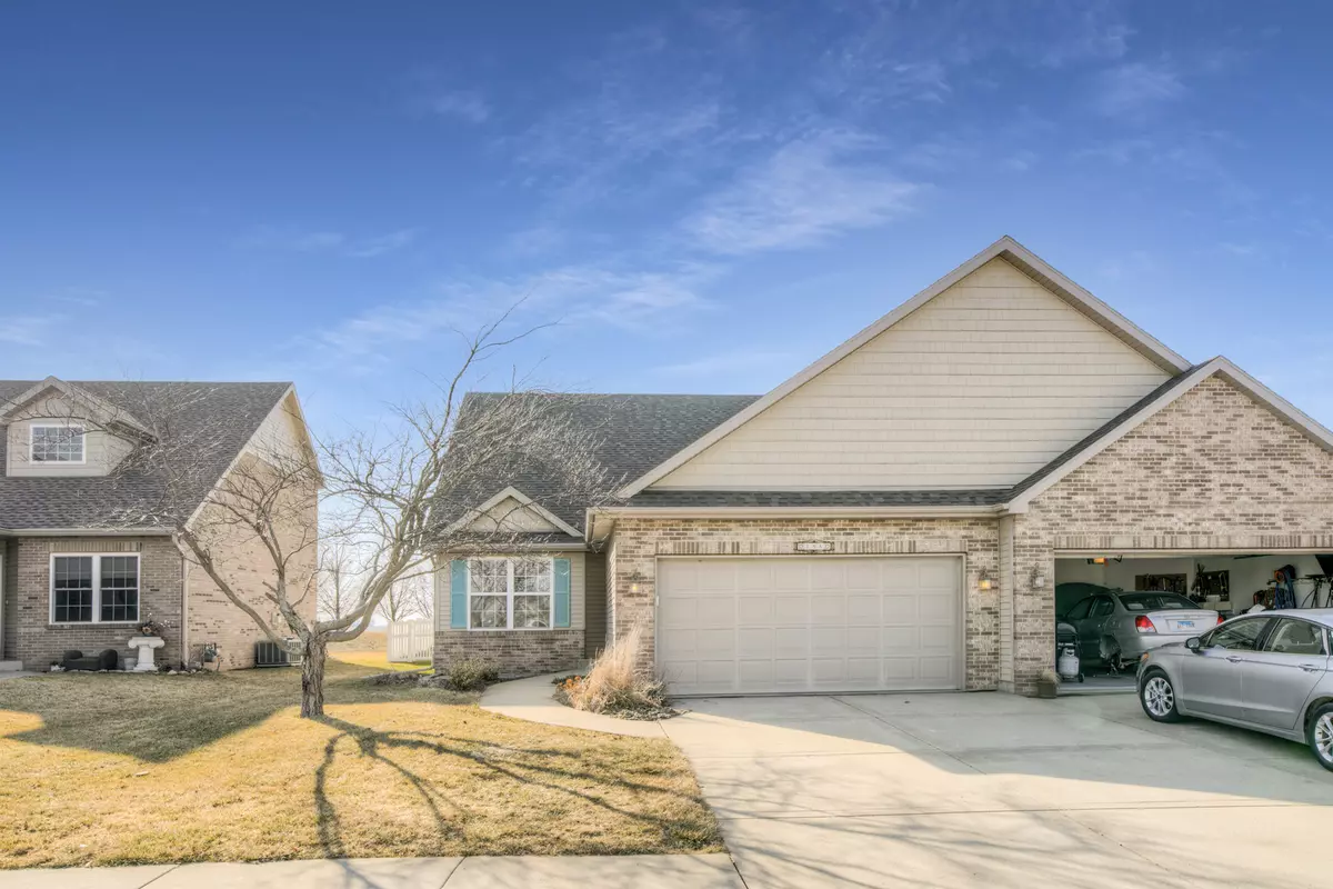 Bourbonnais, IL 60914,896 Pheasant Run