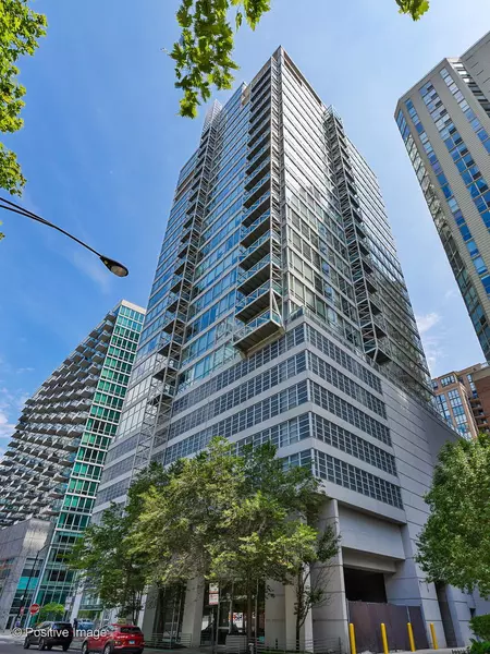 653 N Kingsbury ST #807, Chicago, IL 60654