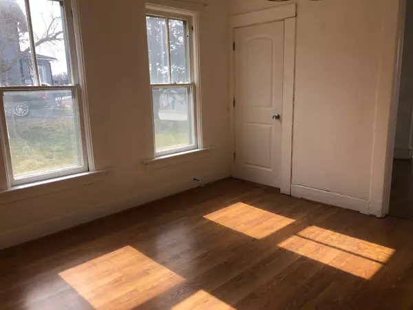 Elgin, IL 60120,325 Wellington AVE