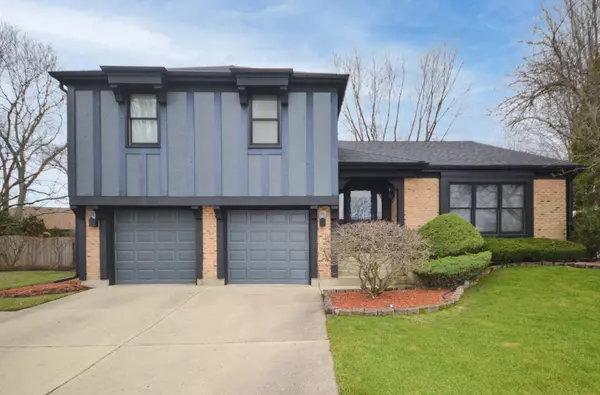 13 Newtown CT E, Buffalo Grove, IL 60089