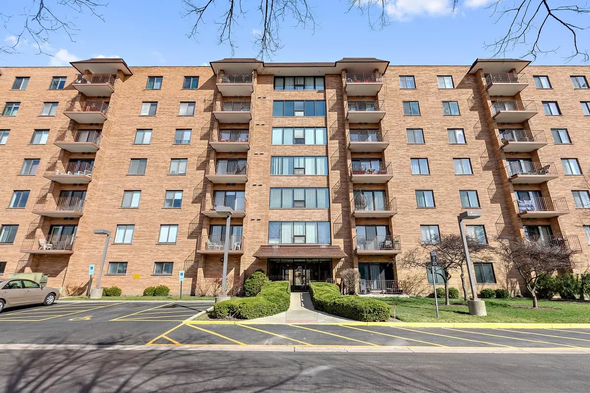 Mount Prospect, IL 60056,1777 W Crystal LN #501