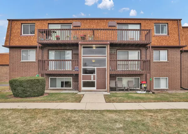 Elk Grove Village, IL 60007,114 Boardwalk ST #2