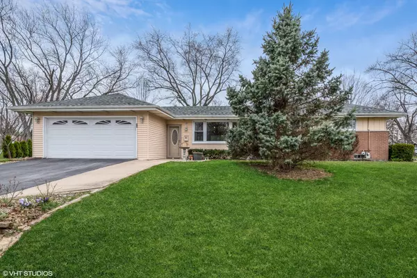 35 Rugby RD, Lake Zurich, IL 60047