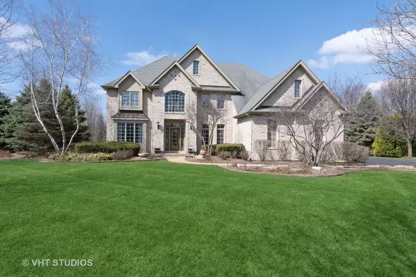 7N570 Stevens Glen RD, St. Charles, IL 60175