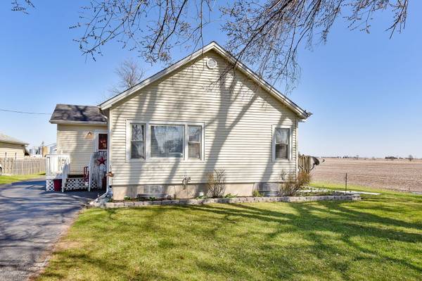 350 S Maple ST, Waterman, IL 60556