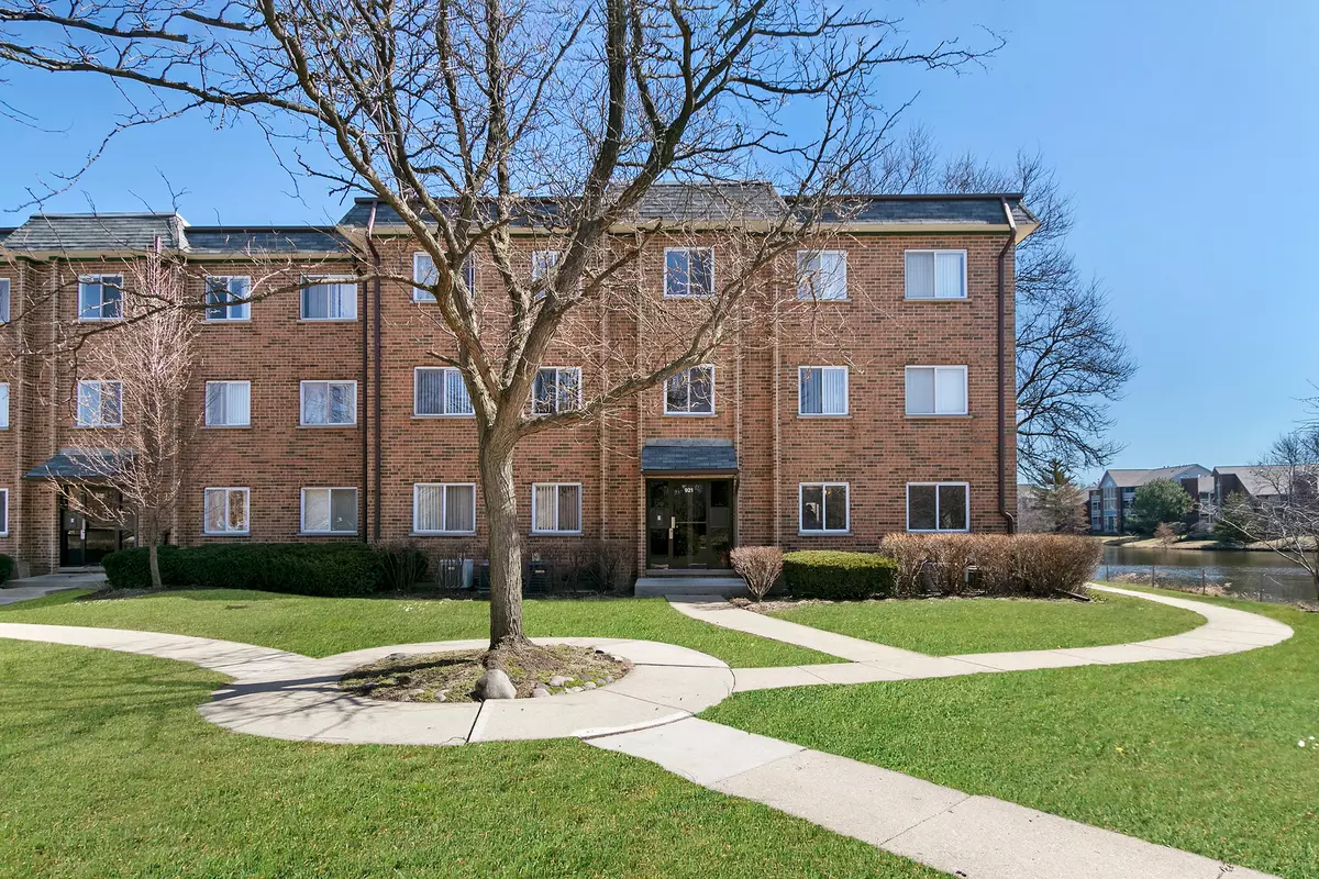 Schaumburg, IL 60173,921 Casey CT #4