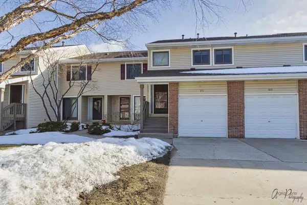 923 Hidden Lake DR, Buffalo Grove, IL 60089