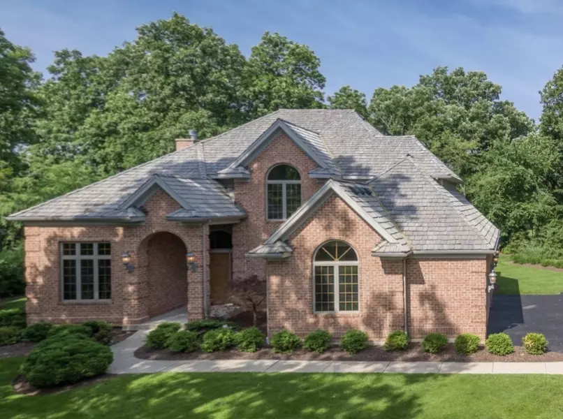 28688 N SPYGLASS CIR, Mundelein, IL 60060