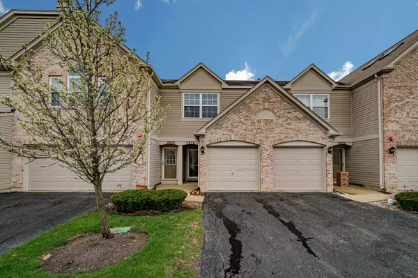 2926 Stonewater DR #2926, Naperville, IL 60564