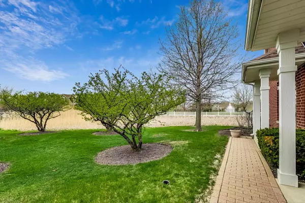 Northbrook, IL 60062,1012 Enfield DR #2-F1