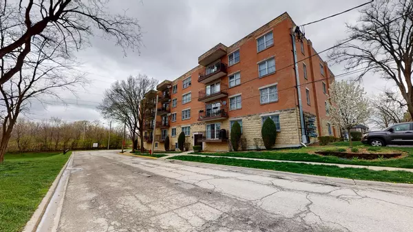 8733 Willow BLVD #4D, Willow Springs, IL 60480