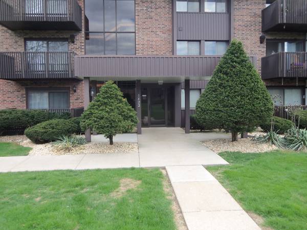 1422 Woodbridge RD #1A, Joliet, IL 60436