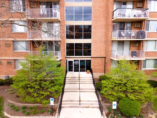 2222 S Stewart AVE #5E, Lombard, IL 60148