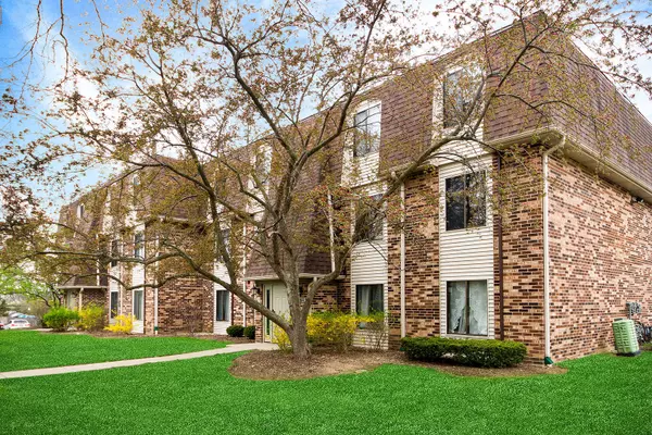 264 W Court of Shorewood CT #3B, Vernon Hills, IL 60061