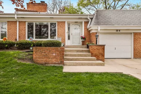 10 N Regency DR E, Arlington Heights, IL 60004