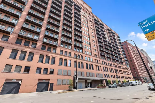 165 N Canal ST #1004, Chicago, IL 60606