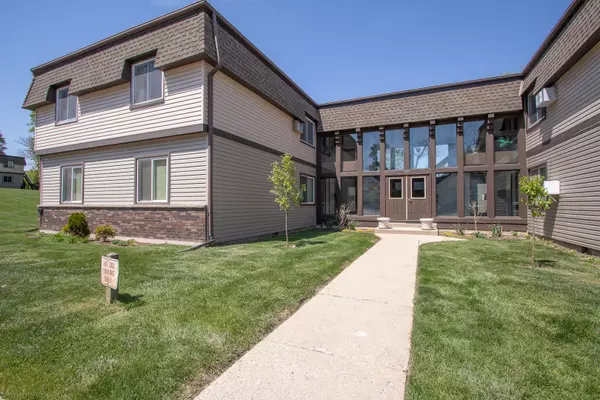 129 E Mill ST #201, Wauconda, IL 60084