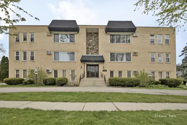 1328 Webford AVE #205, Des Plaines, IL 60016