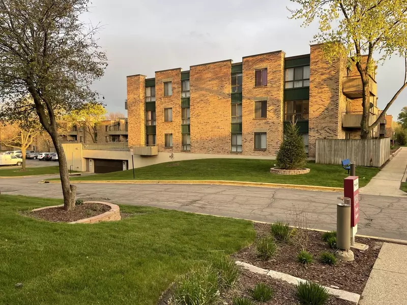 1919 Prairie SQ #231, Schaumburg, IL 60173