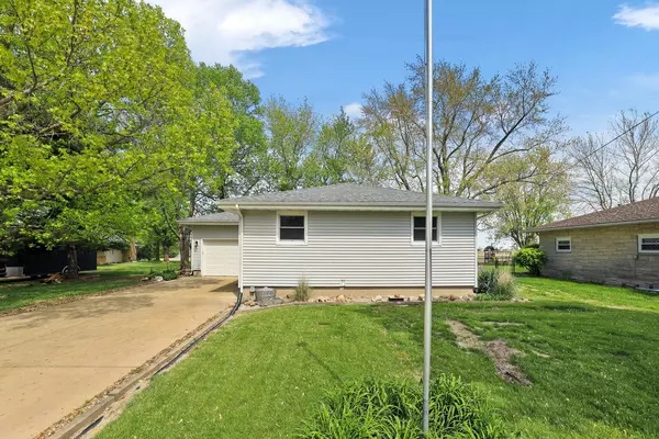 Gifford, IL 61847,211 Florida DR