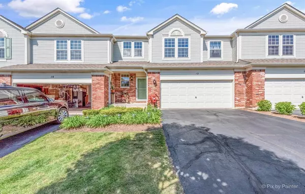 12 Pine Grove CT, Algonquin, IL 60102