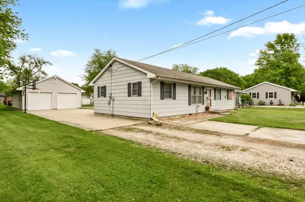 Tolono, IL 61880,408 E Marshall ST