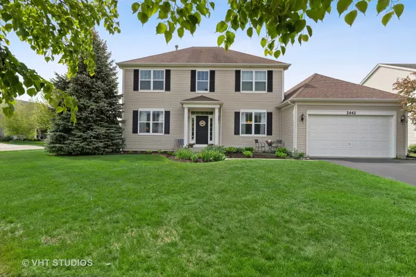 2442 Trailside LN, Wauconda, IL 60084