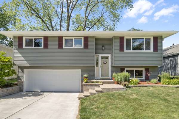 26W022 Prairie AVE, Wheaton, IL 60187