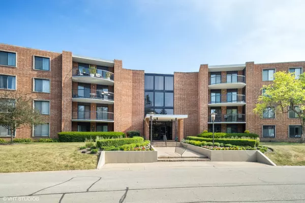 1515 E Central RD #352A, Arlington Heights, IL 60005