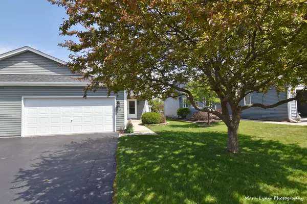 North Aurora, IL 60542,49 S Walnut DR