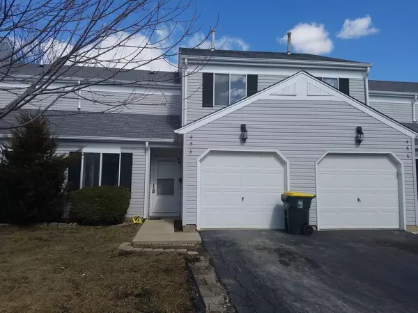 454 Minnesota CIR, Carol Stream, IL 60188