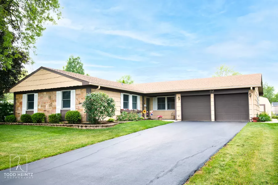 32 Brixham PL, Schaumburg, IL 60194