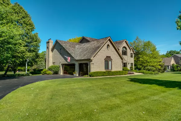 Long Grove, IL 60047,5666 Oakwood CIR