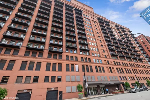 165 N Canal ST #1403, Chicago, IL 60606