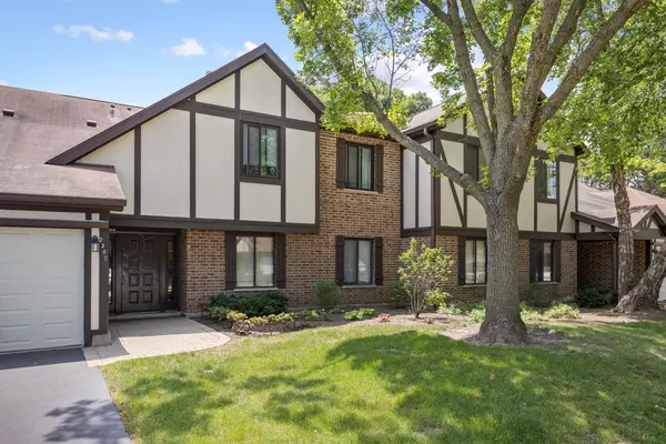 2300 N Enlund DR #3, Palatine, IL 60074